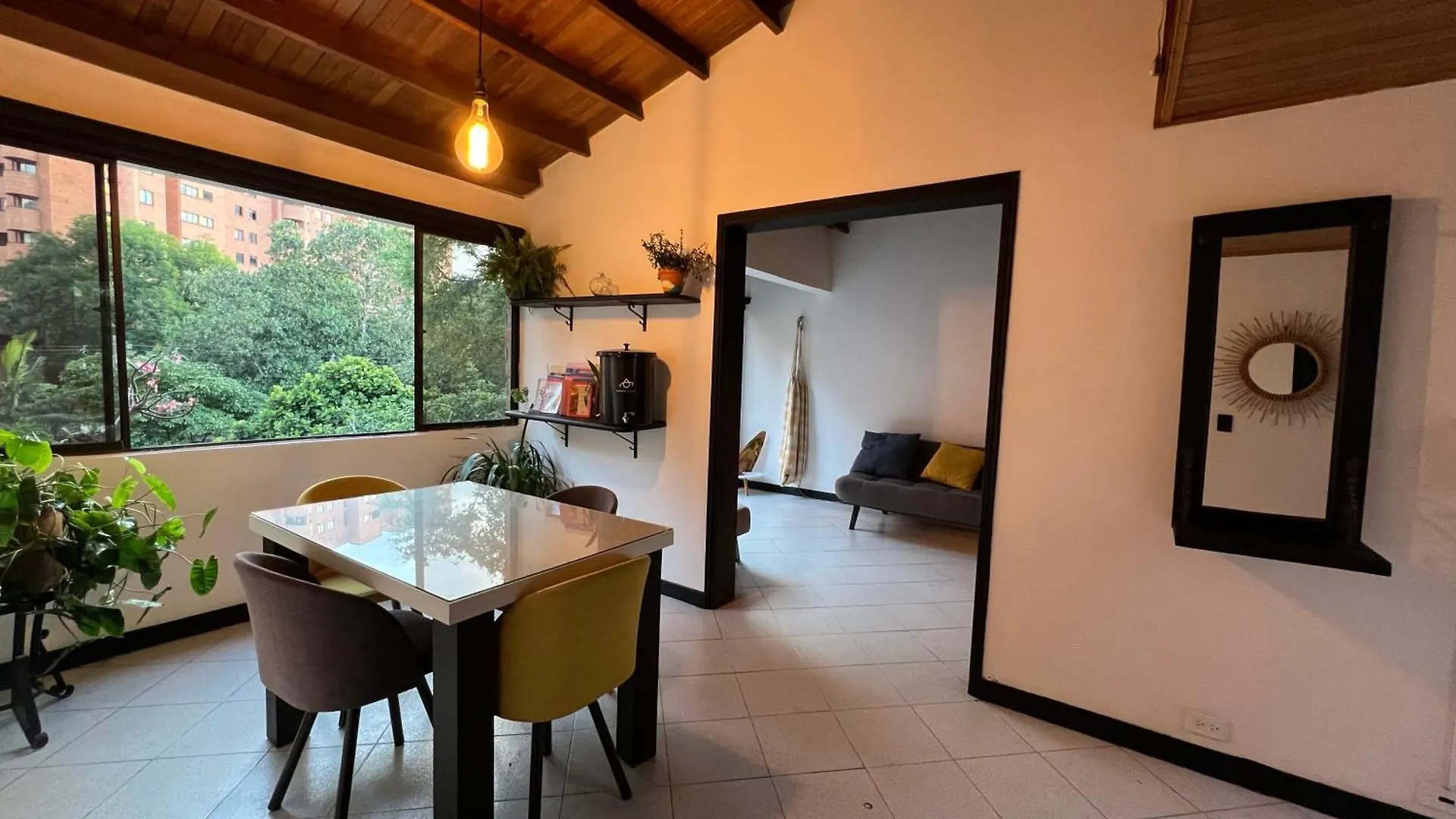 Apartamento Pantera Laureles Medellín 0*,  Colombia